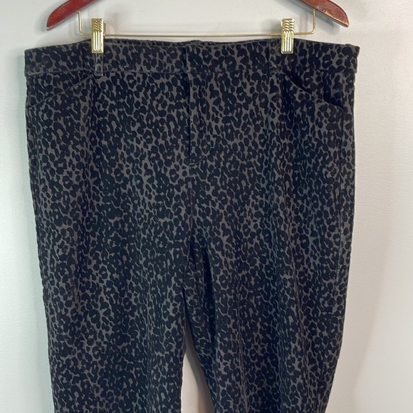 Old Navy Pixie High Rise Flocked Black Leopard Pants Ankle Secret Slim Pocket 18 - Picture 3 of 11